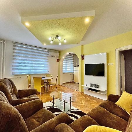 Appartamento Lux Apartman Cvetkovic Kraljevo Esterno foto