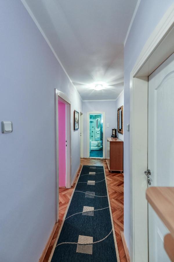 Appartamento Lux Apartman Cvetkovic Kraljevo Esterno foto